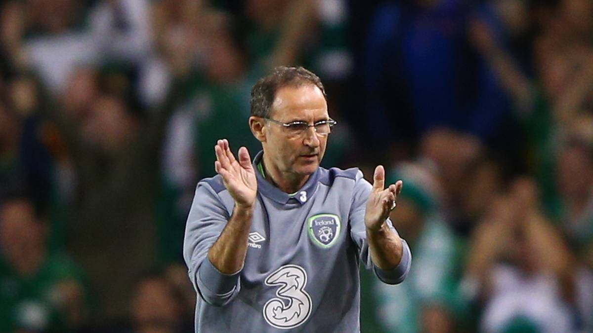 Der irische Nationaltrainer Martin O'Neill zeigt sich zufrieden mit der Vorstellung seiner Mannen. Kein Wunder, Irland hält hinten weiter die Null und kämpft um jeden Zentimeter. Allerdings müssen die Gastgeber kurz vor der Pause einen dicken Wermutstropfen hinnehmen