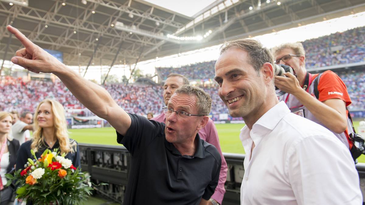 PLATZ 1: RALF RANGNICK (RB LEIPZIG) - egal was der Manager anpackt, es funktioniert. Erst in Hoffenheim, jetzt das Projekt RB. Rangnick habe in den vergangenen Jahren "exzellente Entscheidungen bei der Trainerauswahl" getroffen, befindet die "FourFourTwo"-Jury - erst Roger Schmidt in Salzburg, dann Ralph Hasenhüttl in Leipzig