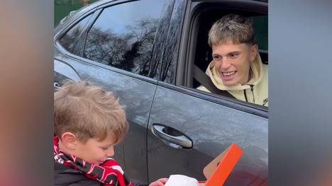 Gegen den FC Everton rückte Alejandro Garnacho mit einem traumhaften Fallrückzieher-Tor ins Rampenlicht, jetzt macht er auch neben dem Platz auf sich aufmerksam.
