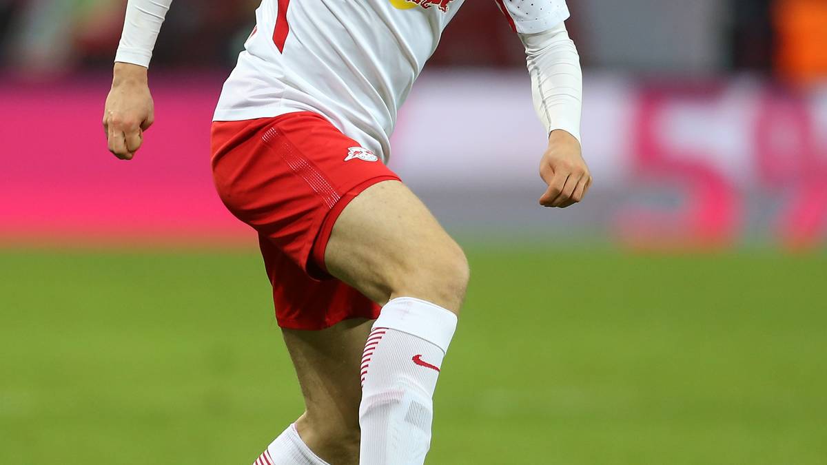 LUKAS KLOSTERMANN: Wurde beim Gegentor von Ounas überlaufen, erledigte ansonsten seinen Job auf der linken Abwehrseite solide – SPORT1-Note: 3,5