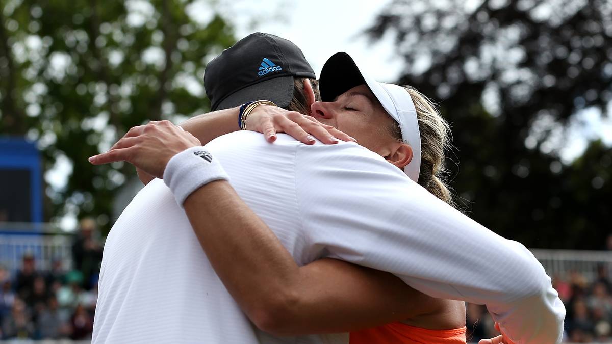 Die erste Umarmung nach jedem Sieg gehört Trainer Torben Beltz, der Kerber sportlich so nah steht wie kein anderer. Beltz arbeitet (mit einigen Unterbrechungen) seit 2003 mit Kerber zusammen. Er war 2011 in Kerbers Durchbruch-Jahr an ihrer Seite, 2015 übernahm er in einer schwächeren Phase erneut und führte seinen Schützling ganz nach oben