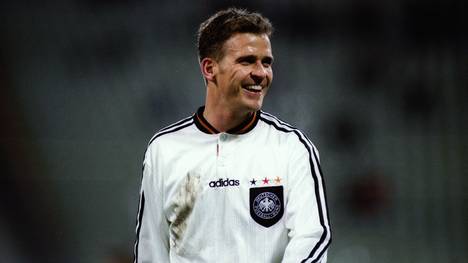 Heute ist Oliver Bierhoff ein oft kritisierter Funktionär beim DFB, früher war er jedoch einer der kopfballstärksten Fußballer der Welt. Das ist seine Geschichte.