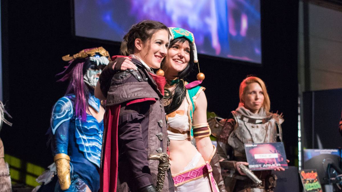 Der Preis für die meiste Näharbeit ging an diese Dame.