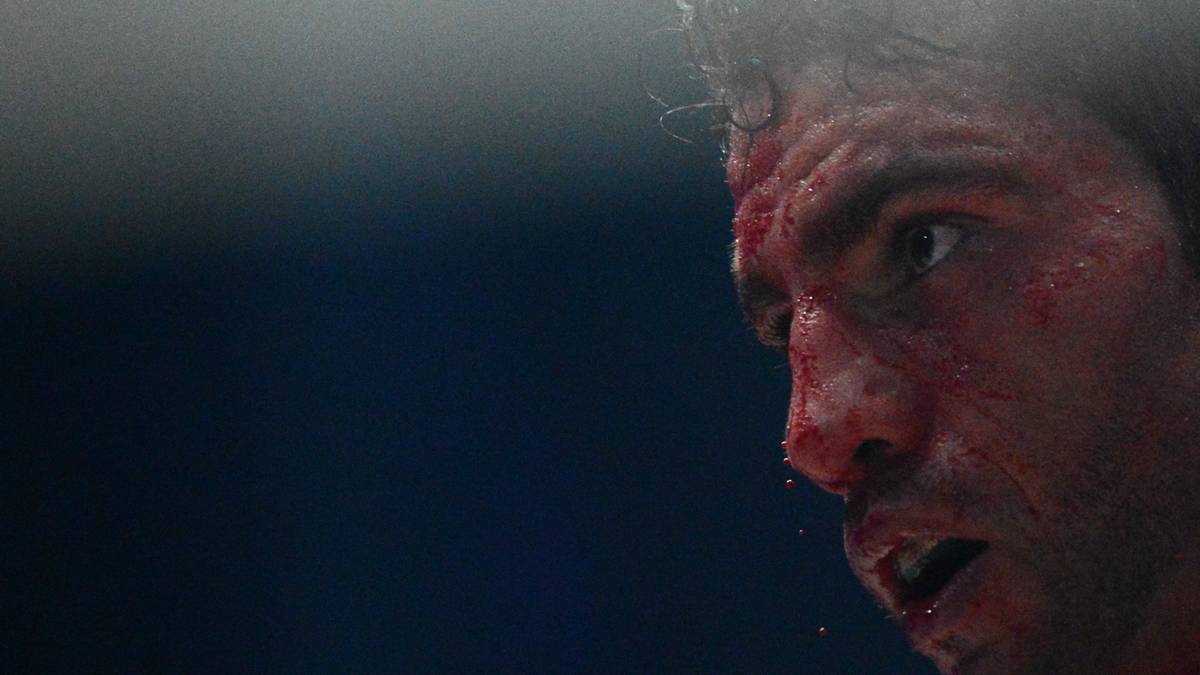 Eine schwere Verletzung am Auge zwingt ihn zum Aufgeben. Für die Behauptung, er hätte Klitschko ohne die Verletzung besiegt ,erntet er aus der Fachwelt Hohn und Spott