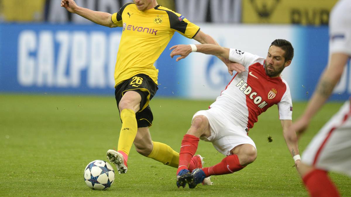 LUKASZ PISZCZEK: Sah wie Ginter bei den Gegentreffern über die rechte Seite nicht gut aus. Auch im zweiten Durchgang mit wenig gelungenen Aktionen. Schlimmer Fehlpass vor dem 1:3 von Mbappe