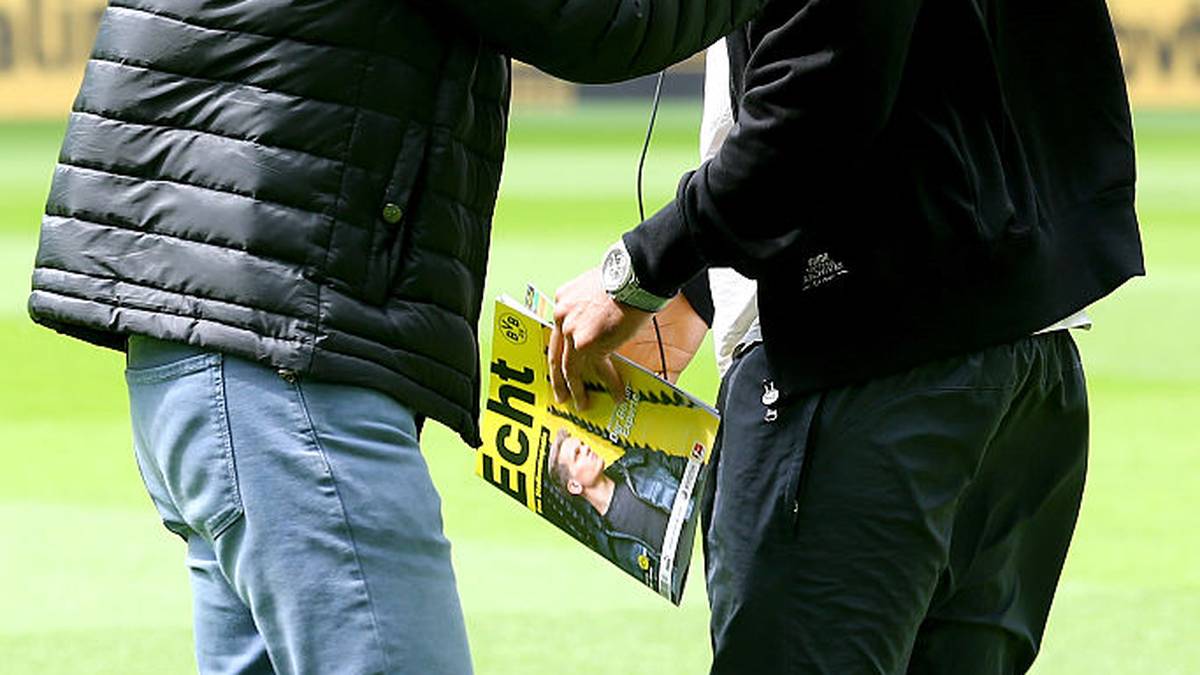 Was Aubameyang konkret meint, ist unklar. Offenbar haben ihn Watzkes Aussagen aber empfindlich getroffen. Der sagte zuvor in der “Süddeutschen Zeitung”: "Pierre-Emerick Aubameyang, der beim FC Arsenal großartig spielt, wird wahrscheinlich warm ums Herz, wenn er auf sein Konto schaut, aber mittwochs guckt er bei der Champions League regelmäßig nur im Fernsehen zu und ist traurig" 