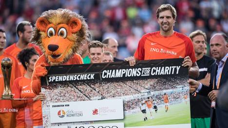 Champions for Charity: SPORT1 zeigt Benefizspiel mit Nowitzki und Schumacher , Bereits vor zwei Jahren sammelte Dirk Nowitzki für einen guten Zweck