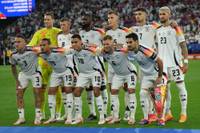 Die deutsche Nationalmannschaft bestreitet ihr EM-Viertelfinale gegen Spanien am Freitag in den weißen Heimtrikots, obwohl das DFB-Team als Auswärtsteam aufgeführt wird. Der DFB nennt die Gründe.