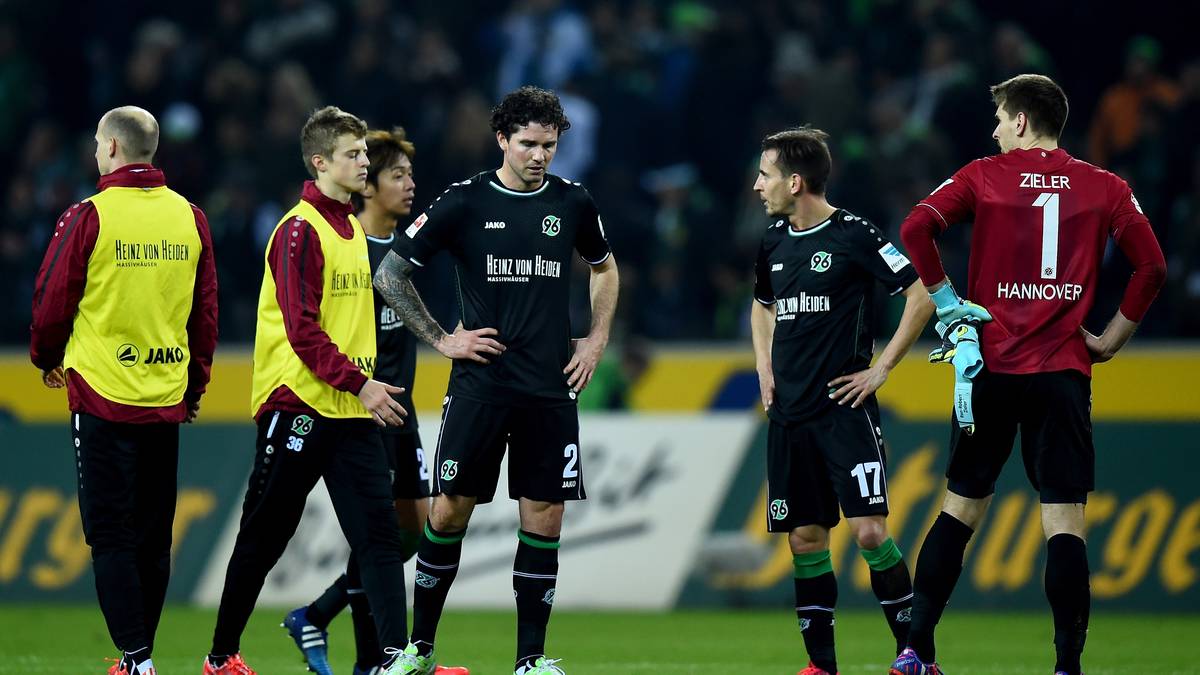 96 dagegen muss nach unten schauen. Neun Spiele ohne Sieg und nur vier Punkte zum Relegationsplatz - eine düstere Bilanz