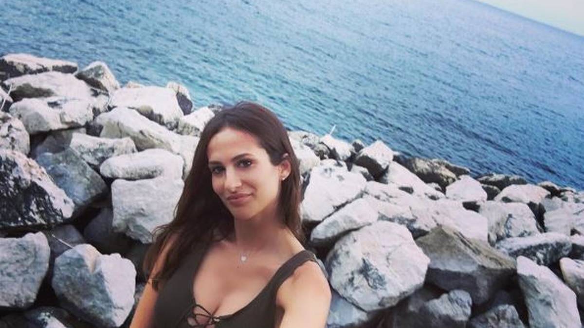 Jessica Immobile verbringt einen Tag an der Küste und lässt sich offenbar von der Kulisse hinreißen. "Du bist so schön", schreibt sie zu diesem Bild und meint mit großer Wahrscheinlichkeit die Landschaft