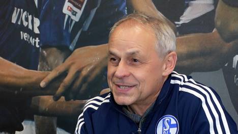 Olaf Thon, Legende des FC Schalke 04, erzählt im exklusiven SPORT1-Interview eine Anekdote über Rudi Assauer.