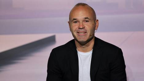 Andres Iniesta bei der Verkündung seines Karriereendes