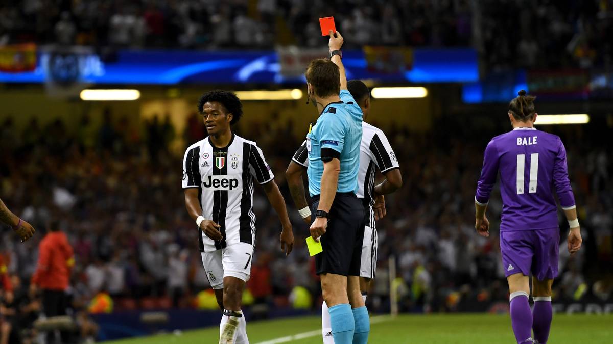 Zu allem Überfluss sieht Juan Cuadrado kurz nach seiner Einwechslung die gelb-rote Karte. Sergio Ramos provozierte diese durch eine theatralische Einlage