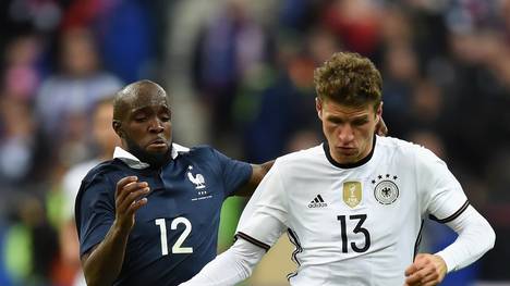 Frankreichs Mittelfeldspieler Lassana Diarra lässt sich vom Terror nicht beeinflussen