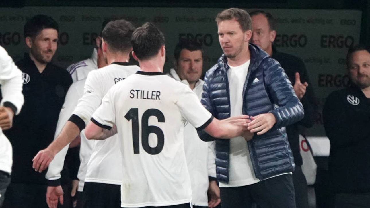 Julian Nagelsmann mit Angelo Stiller