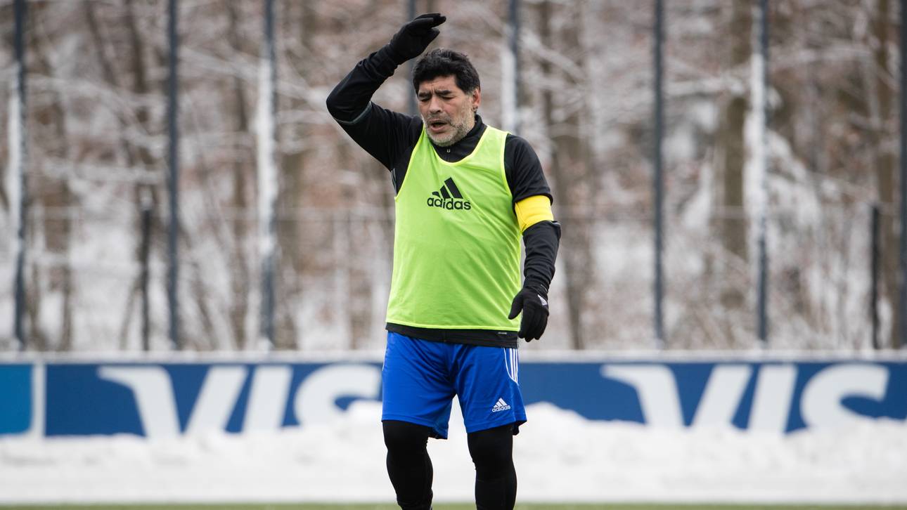 Maradona tobt: Fußball in Trümmern