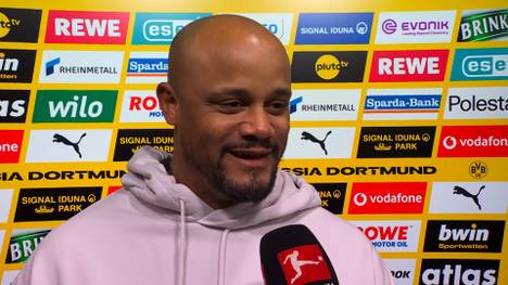 Vincent Kompany beobachtete an der Seitenlinie seine Jungs, als sie mit den Fans nach dem Spiel feierten. Bei SPORT1 erklärt der Coach warum. 