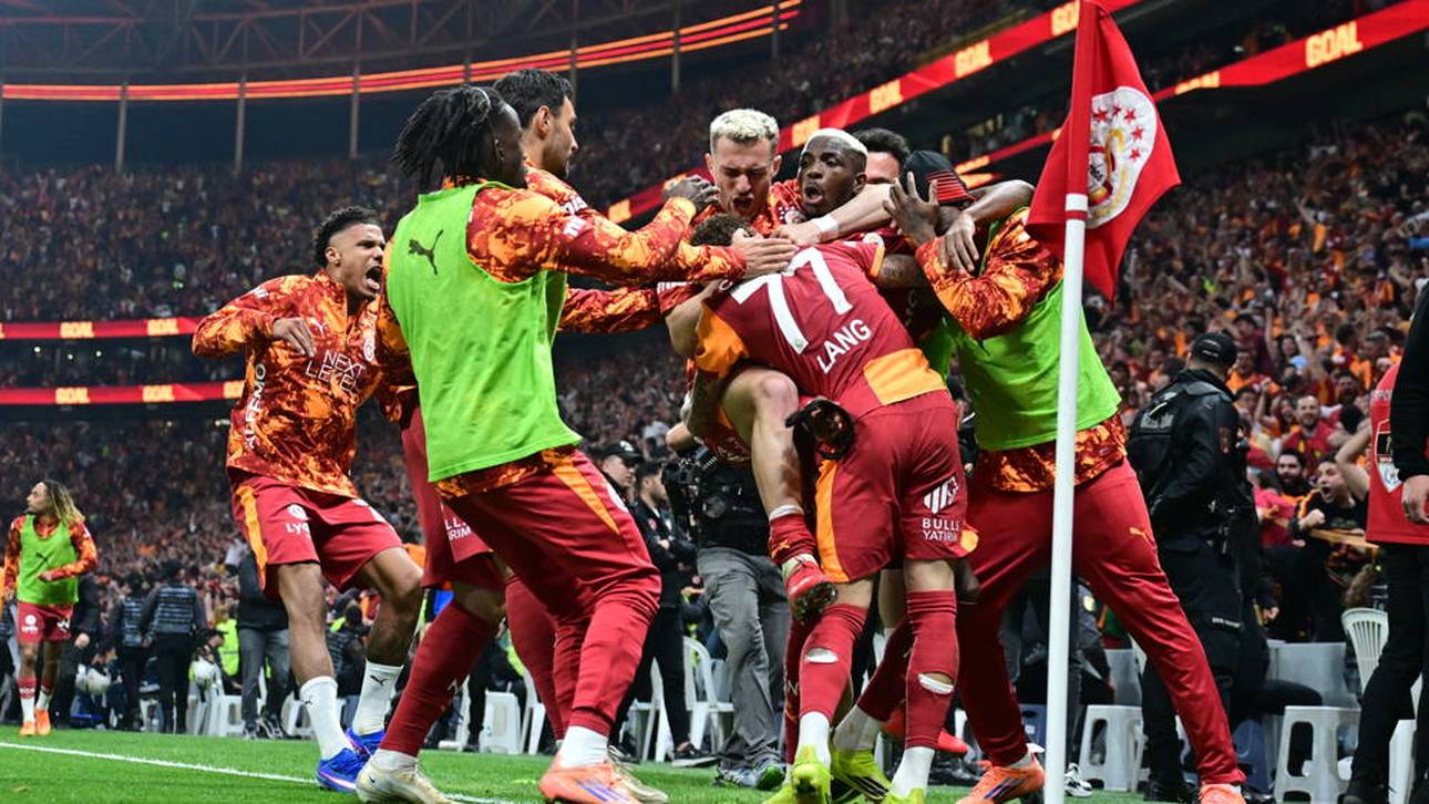 Meister! Sané und Gündogan jubeln