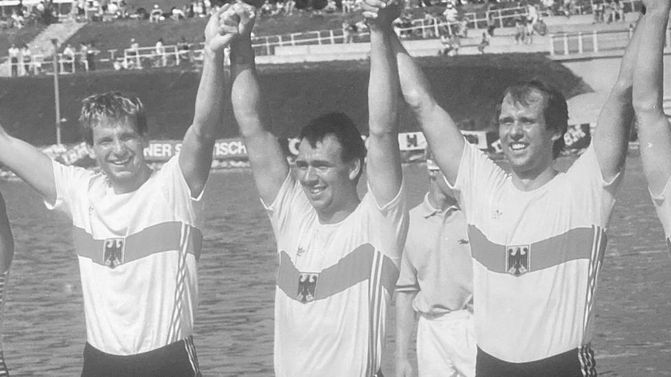 Ruder-Weltmeister Andreas Lütkefels (mitte) ist tot