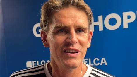 Bayern-Youngster Lennart Karl traf im Testspiel gegen die Grasshoppers Zürich erneut sehenswert. Sportdirektor Christoph Freund lobt die Qualitäten des 17-Jährigen.