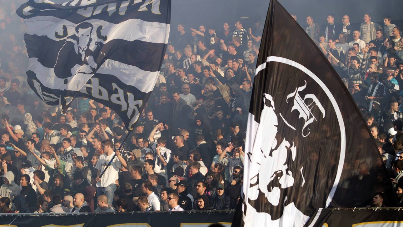 Skandalklub mit schwarzer Serie