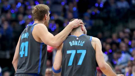 Dirk Nowitzki (l.) und Luka Doncic spielten ein Jahr lang gemeinsam bei den Dallas Mavericks
