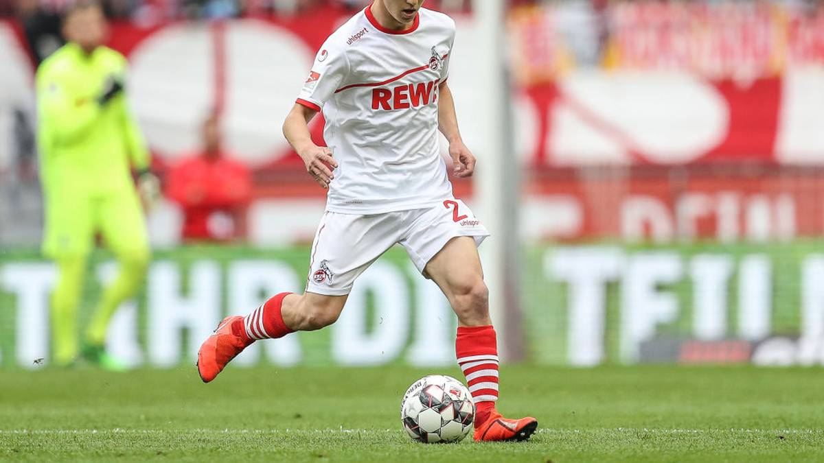 1.FC KÖLN: Auch der Kader des dritten Aufsteigers steht, rund 18 Millionen Euro nahmen die Domstädter für frisches Personal in die Hand. Aktuell gibt’s es Gerüchte um einen Abgang von Vincent Koziello (Bild), der das Rennen um einen Stammplatz im Mittelfeld offenbar verloren hat. Die AS Saint-Étienne ist französischen Medien zufolge im Gespräch