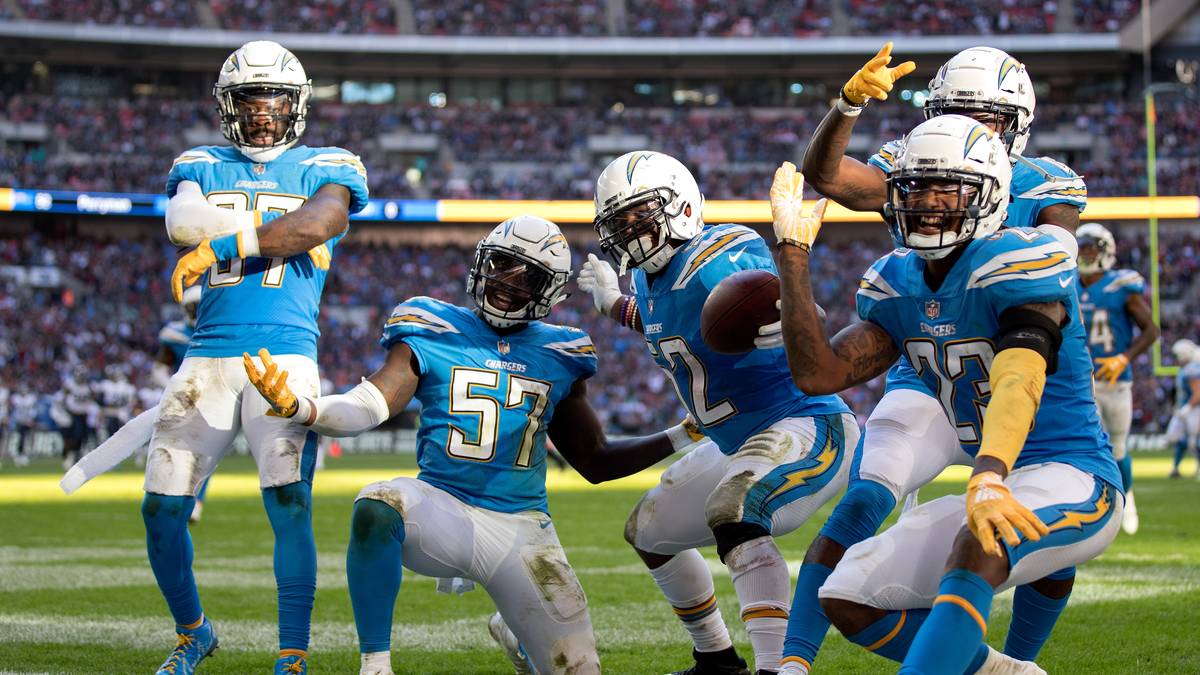 SUPER-BOWL-KANDIDATEN: Die Los Angeles Chargers glänzen in dieser Saison mit einer brillanten Offensive. Auch wenn es hinter den Chiefs nur zu Rang zwei in der AFC West reicht, mit einer starken Bilanz kann sich das Team locker für die Playoffs qualifizieren. Die Wild-Card-Round dürfte nicht das Ende sein