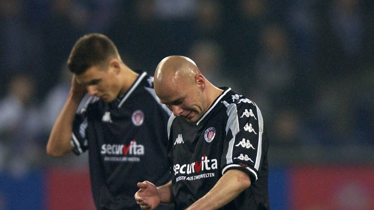 PLATZ 16 - FC ST. PAULI (Saison 2001/02): Den Anfang macht der FC St. Pauli, der mit 22 Punkten und einem Torverhältnis von -33 die schlechteste Bundesliga-Saison der Vereinsgeschichte zu verbuchen hatte