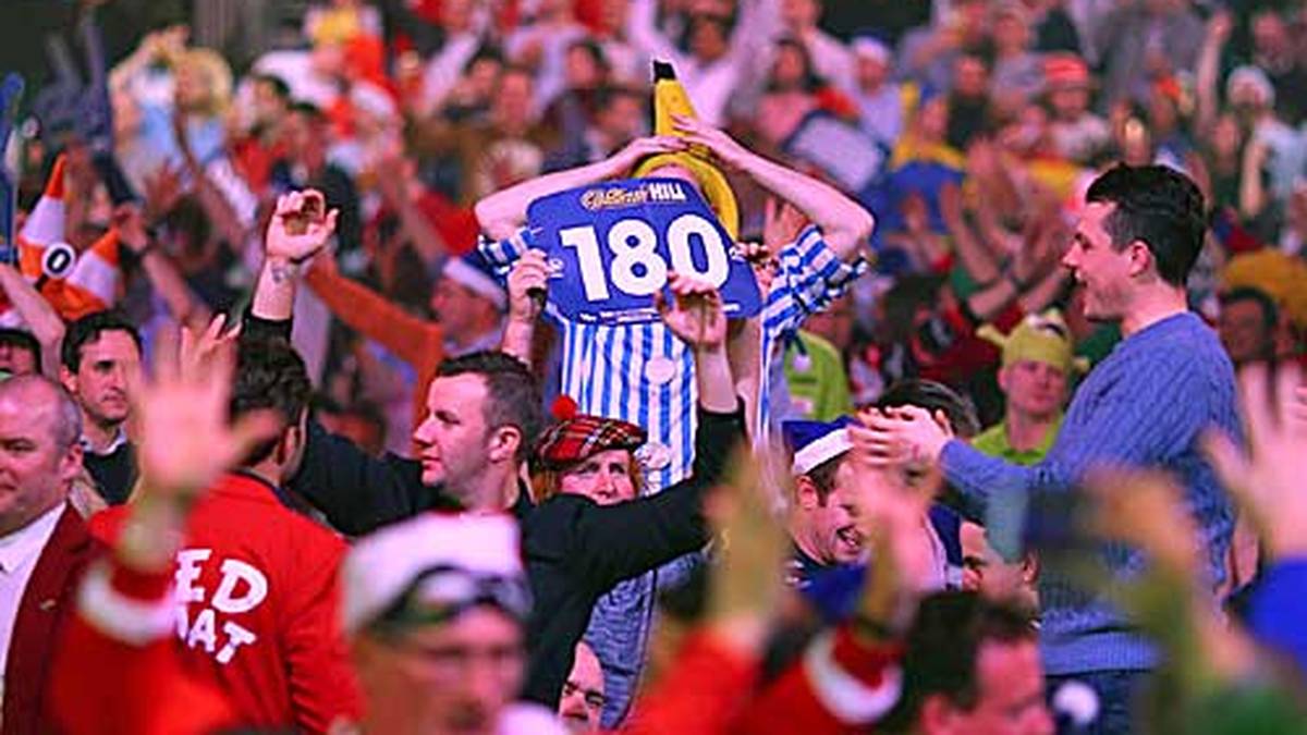 Tag 2: Onehundredandeighty heißt es auch am zweiten Tag der Darts-WM. Die enthusiastischen Fans sind schon vor den Matches stimmungsmäßig auf 180