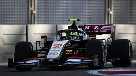 Mick Schumacher hat seinen ersten Trainingseinsatz in der F1 absolviert. Sein Teamchef ist begeistert.