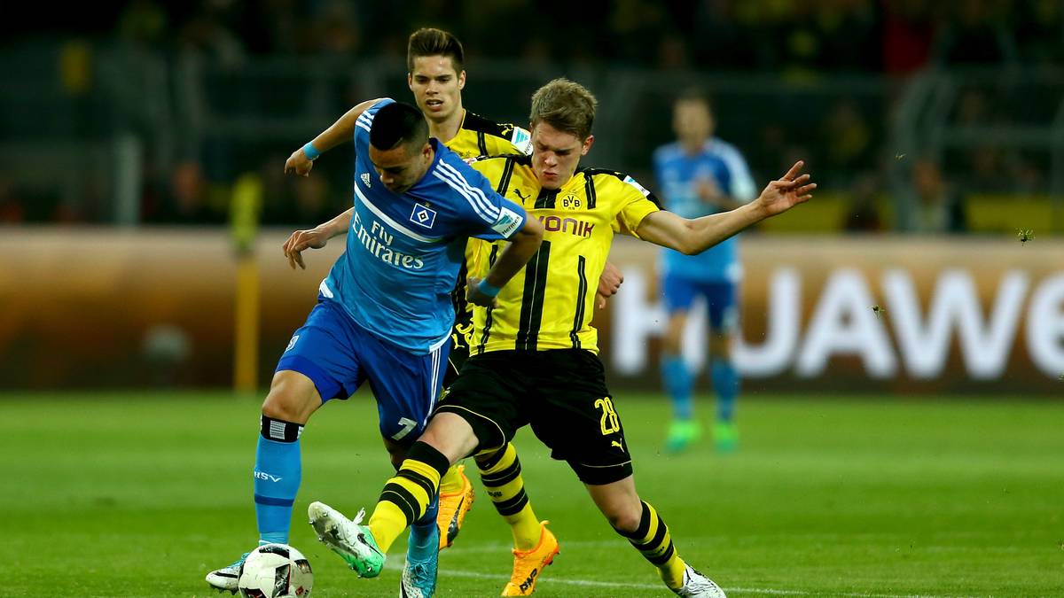 Bobby Wood jagd den Gastgebern einen Schrecken ein, als er alleine auf Roman Bürki zuläuft. Der BVB-Keeper bleibt Sieger