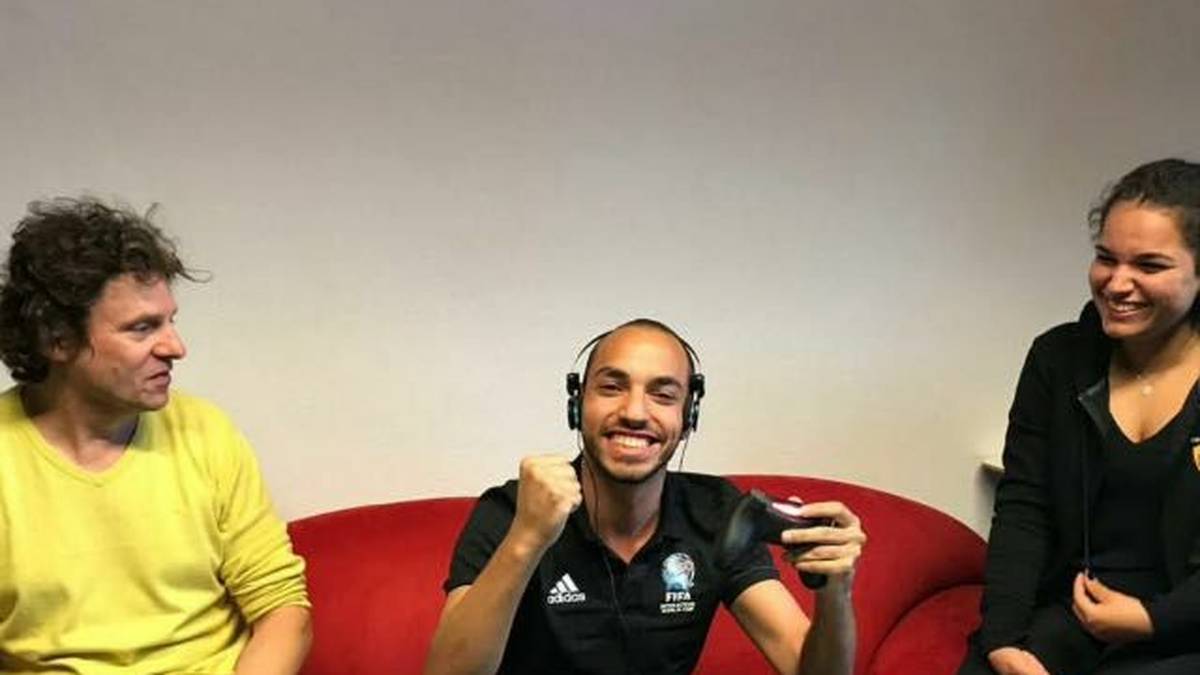 Auf der PlayStation sicherte sich Mohammed "Mo_Aubameyang" Harkous als Dritter des Novembers die Reise nach Barcelona. Der mehrmalige Sieger der ESL Meisterschaft geht für das Werksteam von Expert an den Start.