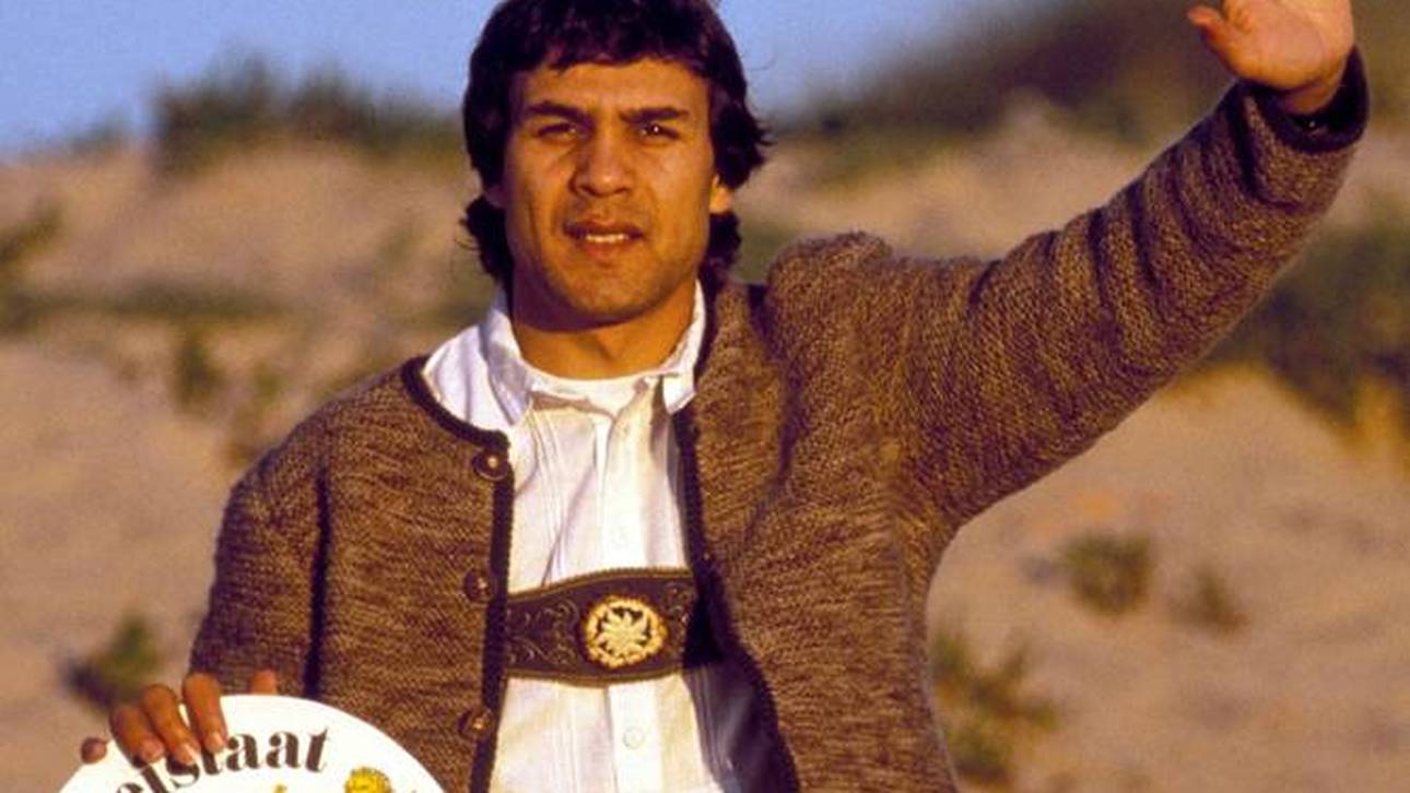 Rabah Madjer ließ sich für den FC Bayern schon in Lederhose ablichten