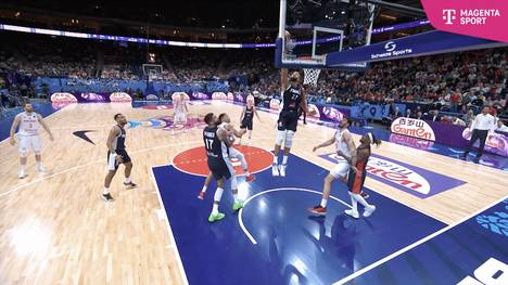 Frankreich steht bei der Basketball-EM nach einer dominanten Vorstellung als erste Mannschaft im Finale.