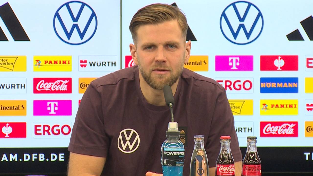 Götze verneigt sich vor Özil