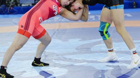 Anna Schell (r.) kämpft bei der WM um Bronze