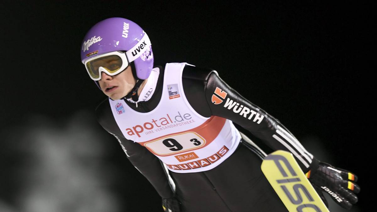 Das sagt Hannawald: "Er hat in einzelnen Sprüngen gezeigt, dass er auf dem selben Niveau ist wie Freitag, ihm fehlt aber die Stabilität. Hat zudem die eine oder andere kleine Baustelle, die er über die Tournee hinweg abarbeiten muss."