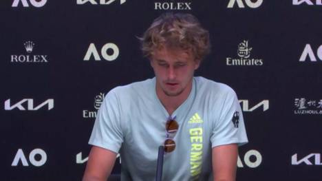Tennis-Star Novak Djokovic und das Drama um die Australian Open geht immer weiter. Alexander Zverev mahnt die Öffentlichkeit trotzdem zur Nachsicht.