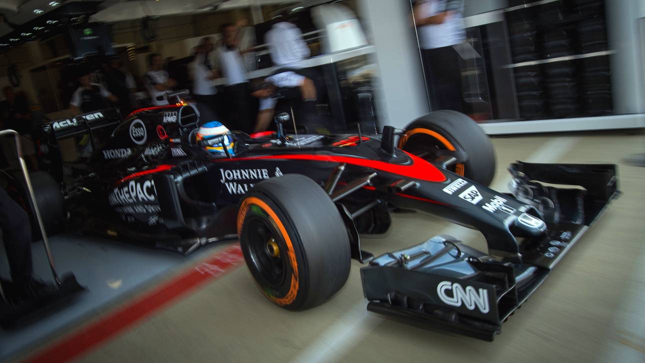 Irre Reifenpanne bei McLaren