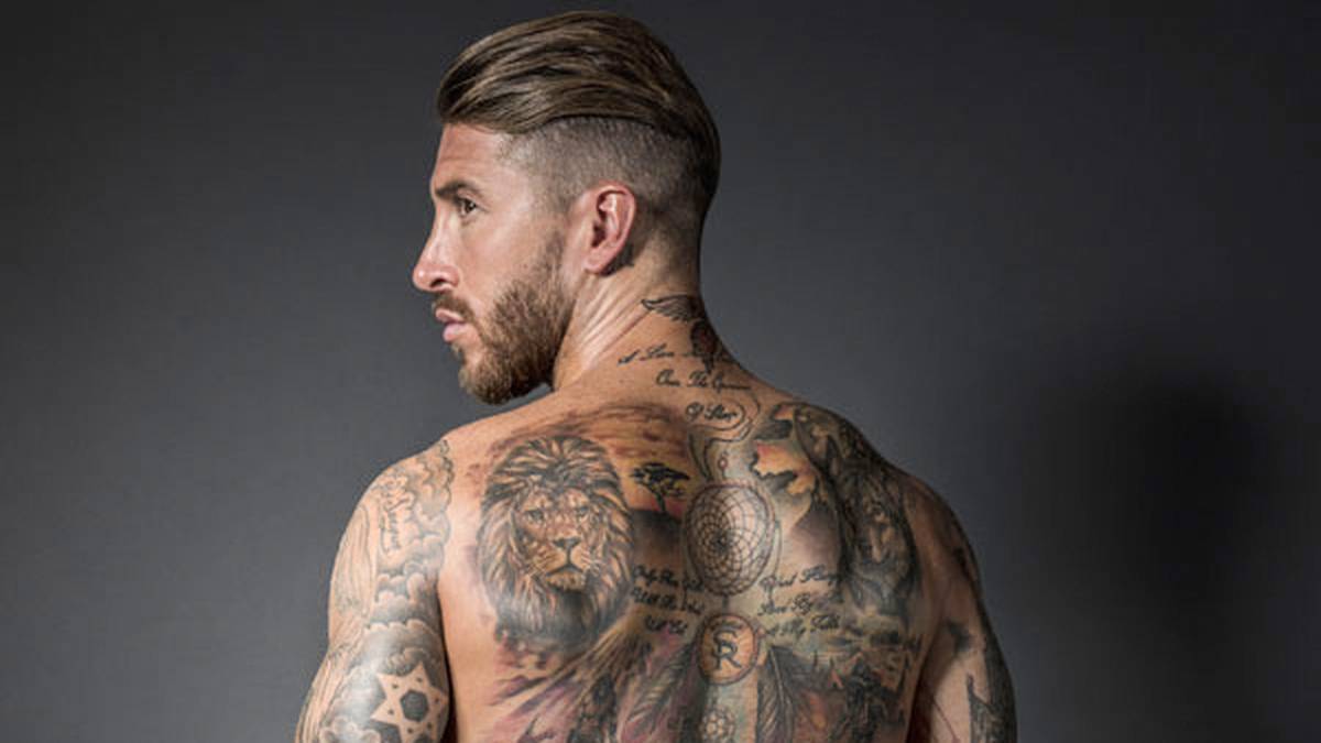 Sein Ex-Mitspieler bei Real, Sergio Ramos, hat noch mehr Tattoos zu bieten. Der Rücken des Spaniers ist ein Kunstwerk