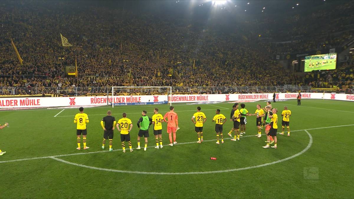 Gellendes Pfeifkonzert! Hier entlädt sich die Dortmunder Fan-Wut