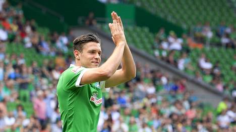 Zlatko Junuzovic von Werder Bremen klatscht