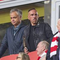 Franck Ribéry könnte in neuer Funktion zum FC Bayern zurückkehren. Der Franzose liebäugelt angeblich mit einem Trainerposten am Bayern-Campus. 