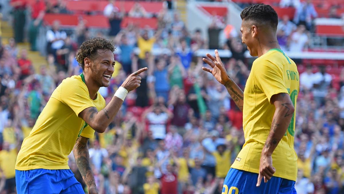 PLATZ 1 - BRASILIEN: Seit September 2016 kassierten die Brasilianer nur eine Niederlage, bewiesen sich seither gegen zahlreiche Top-Nationen. Nun feierte auch noch Superstar Neymar ein Traum-Comeback beim 2:0 gegen Kroatien - wer soll diese Selecao stoppen!?