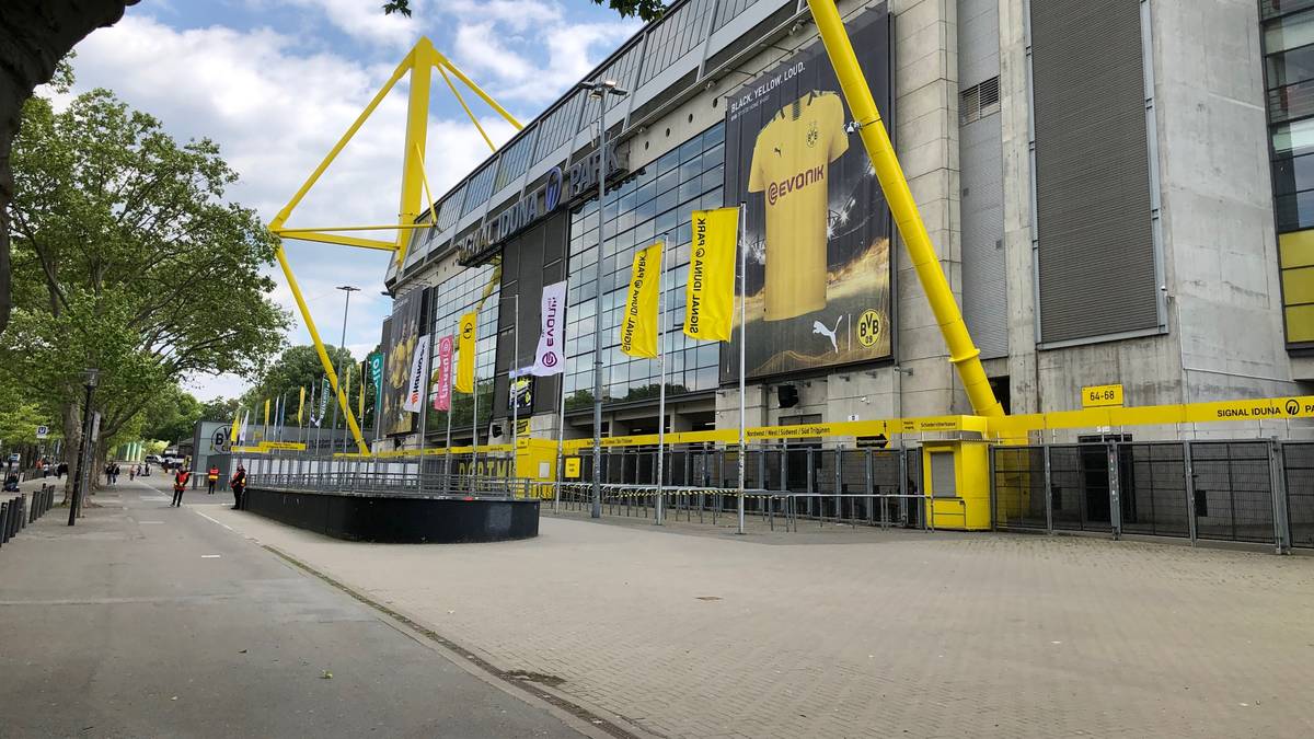 SPORT1-Reporter Lukas Rott liefert Eindrücke rund um das Stadion in Dortmund
