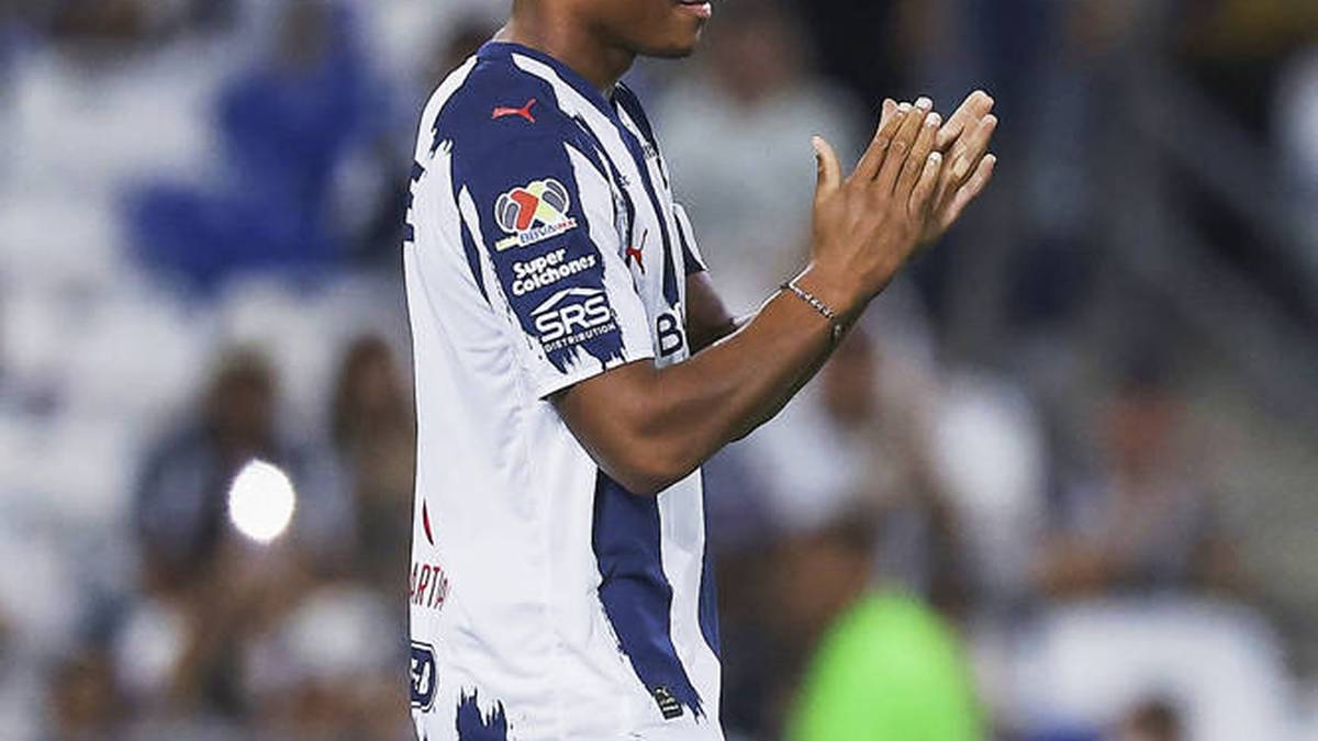 Anthony Martial (30): CF Monterrey