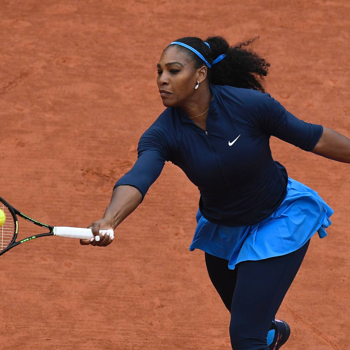 French Open Serena Williams Eilt Ins Viertelfinale Von Paris