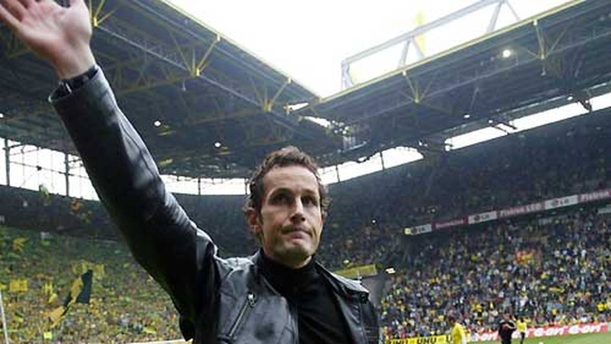 Doch zu alter Form findet Herrlich nicht mehr. 2004 beendet er seine aktive Karriere