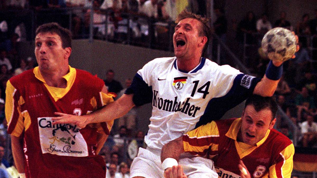 Das Finale bleibt für Martin Schwalb und seine Mitspieler ein unerfüllter Traum. Denn auch in der zweiten Halbzeit lassen die Spanier nicht locker und gewinnen nach 60 Minuten mit 29:22. Spanien verliert im Endspiel gegen Schweden, Deutschland wird Dritter